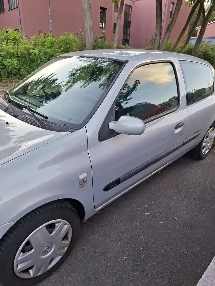 Gebraucht Renault Clio II Extreme 75 PS (55 kW) 2003 Silber Limousine