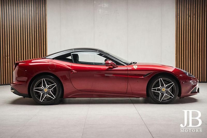 Gebraucht Ferrari California 560 PS (411 kW) 2015 Rot Cabrio