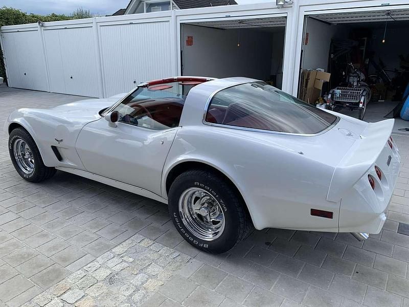 Second-hand Corvette C3 228 CP (167 kW) 1979 Alb
