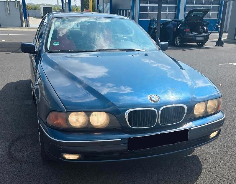 Second-hand BMW 520 150 CP (110 kW) 1999 Albastru Berlinǎ