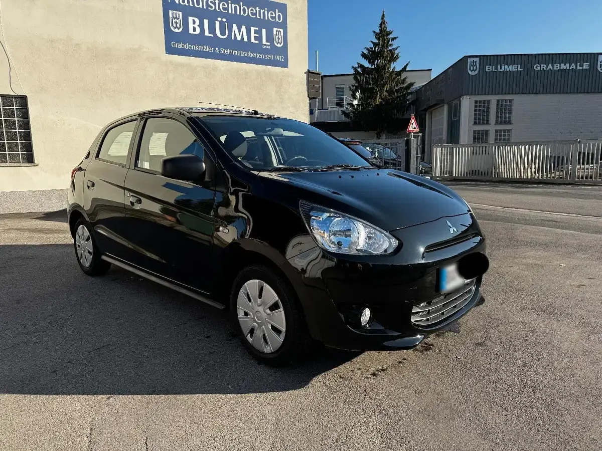 Gebraucht Mitsubishi Space Star 71 PS (52 kW) 2014 Schwarz Van / Kleinbus
