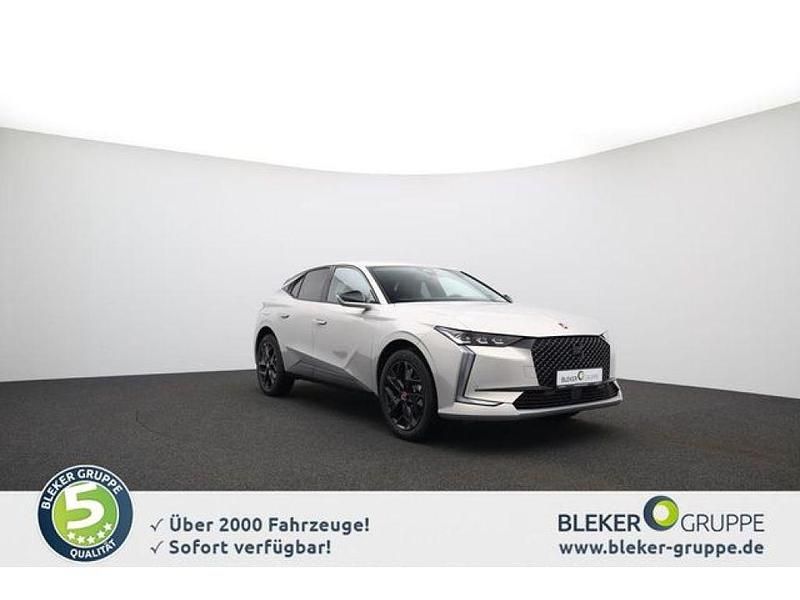 Chrystal pearl (metallic) Gebraucht 2023 DS Automobiles DS4 Performance Line Plus Limousine | 25.880 € (Superpreis) - Bild 1/4
