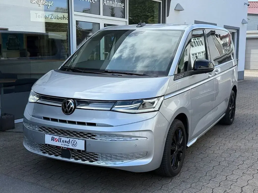 Używany VW T7 Style 150 KM (110 kW) 2024 Srebrny Van