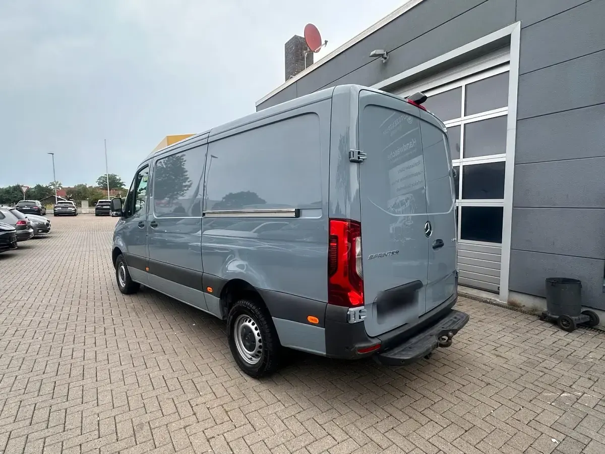 Gebraucht Mercedes Sprinter 190 PS (139 kW) 2019 Grau Van
