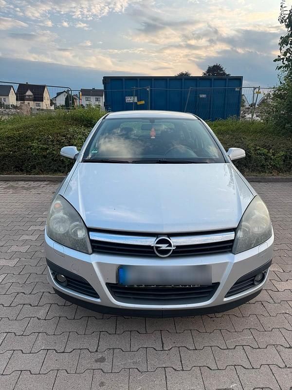 Silber Gebraucht 2006 Opel Astra Limousine | 1.000 € (Superpreis) - Bild 1/4