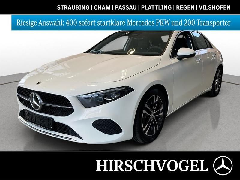 Weiß Gebraucht 2025 Mercedes A180 Progressive Limousine | 34.770 € (Teuer) - Bild 1/4