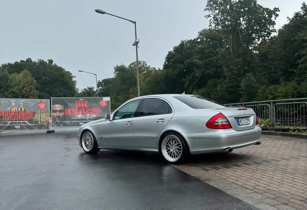 Gebraucht Mercedes E350 272 PS (200 kW) 2008 Silber Limousine