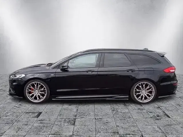 Gebraucht Ford Mondeo ST-Line 188 PS (138 kW) 2021 Schwarz metallic Kombi