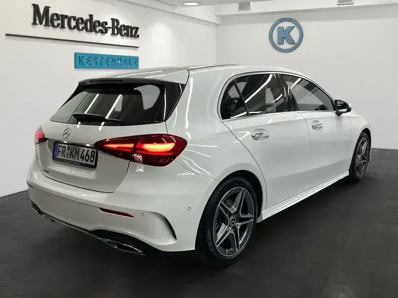 Gebraucht Mercedes A200 AMG 222 PS (163 kW) 2025 Weiß Limousine