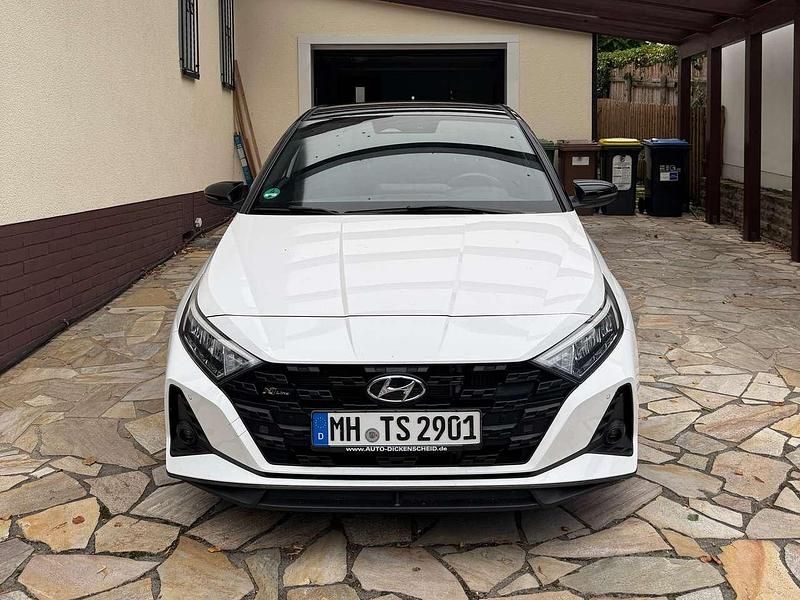 Weiß Gebraucht 2022 Hyundai i20 N Line Kleinwagen | 17.100 € (Guter Preis) - Bild 1/4