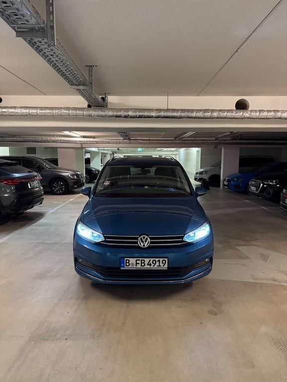 Blau Gebraucht 2019 VW Touran IQ Drive Van / Kleinbus | 18.900 € (Superpreis) - Bild 1/4