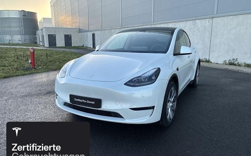 Weiß Gebraucht 2022 Tesla Model Y SUV | 29.900 € (Guter Preis) - Bild 1/4