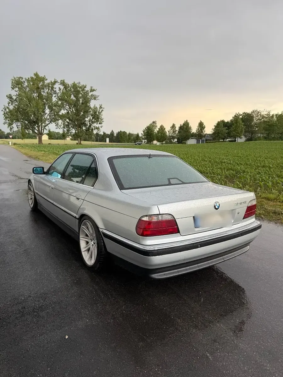 Gebraucht BMW 750L 326 PS (239 kW) 1997 Silber Limousine