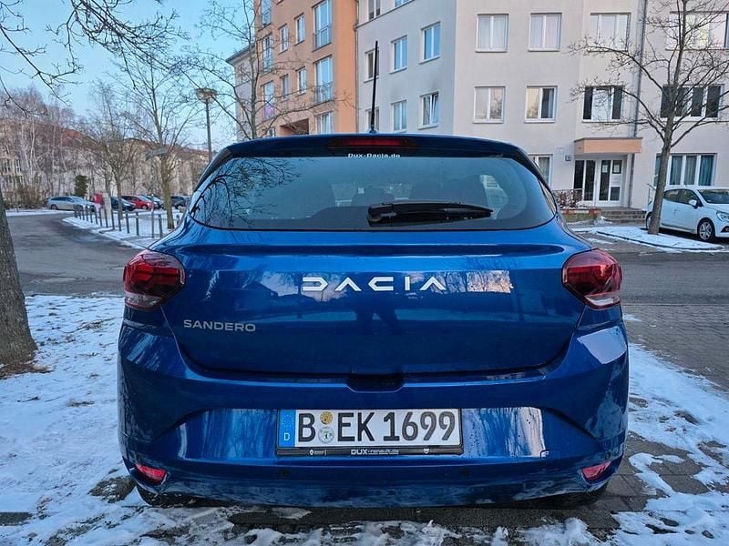Gebraucht Dacia Sandero Essentiel 91 PS (66 kW) 2024 Blau Limousine