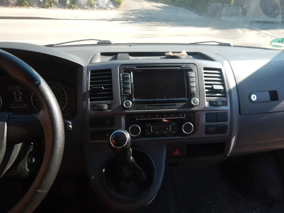Używany VW Caravelle 102 KM (75 kW) 2013 Biały Van