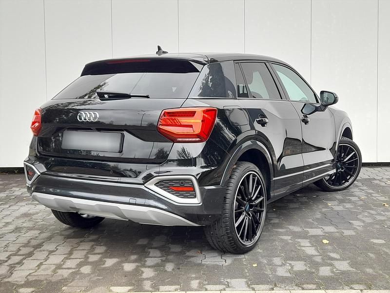 Metallic Gebraucht 2023 Audi Q2 SUV | 31.440 € (Teuer) - Bild 1/4