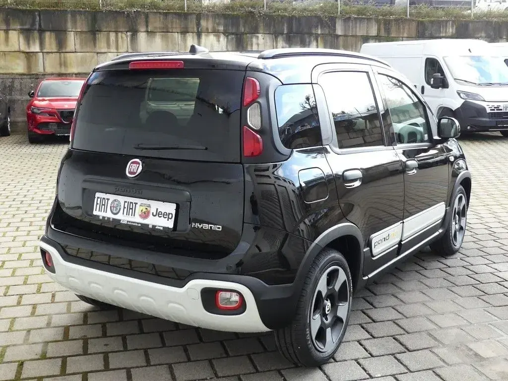 Neu Fiat Panda Cross Cross 65 PS (47 kW) 2026 Schwarz Kleinwagen