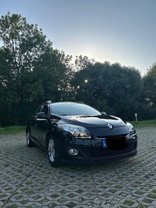 Schwarz Gebraucht 2013 Renault Mégane GrandTour Initiale Paris Kombi | 4.200 € (Guter Preis) - Bild 1/4