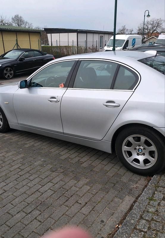 Gebraucht BMW 520 177 PS (130 kW) 2004 Silber Limousine