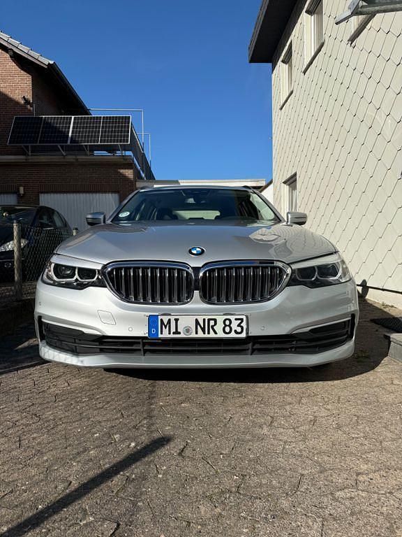 Silber Gebraucht 2018 BMW 530 Sport Line Kombi | 19.950 € (Superpreis) - Bild 1/4