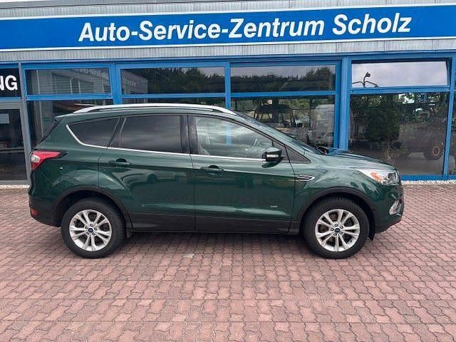 Gebraucht Ford Kuga Trend 182 PS (133 kW) 2017 SUV