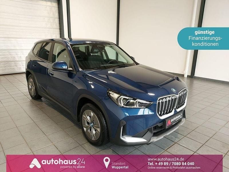 Blau Gebraucht 2023 BMW iX1 Performance SUV | 33.990 € (Guter Preis) - Bild 1/4