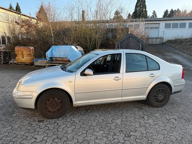 Gebraucht VW Bora 100 PS (73 kW) 1999 Silber Limousine