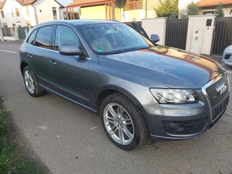 Grau Gebraucht 2011 Audi Q5 SUV | 12.750 € (Fairer Preis) - Bild 1/4