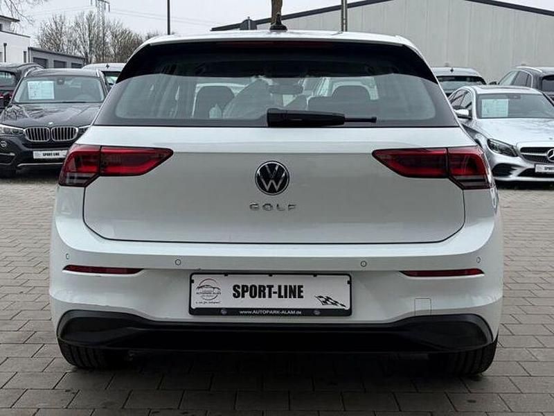 Gebraucht VW Golf VIII Life 150 PS (110 kW) 2023 Weiß Limousine