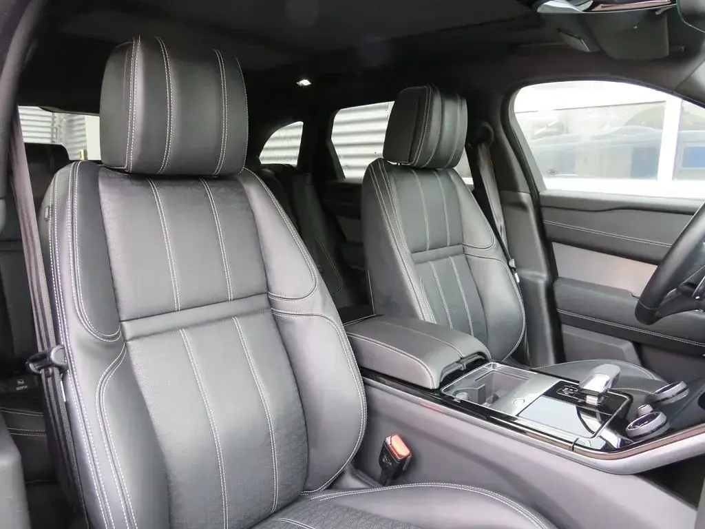 Gebraucht Land Rover Range Rover Velar 400 PS (294 kW) 2022 Eiger grey SUV
