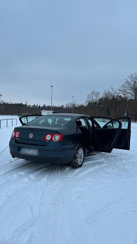 Gebraucht VW Passat 116 PS (85 kW) 2007 Limousine