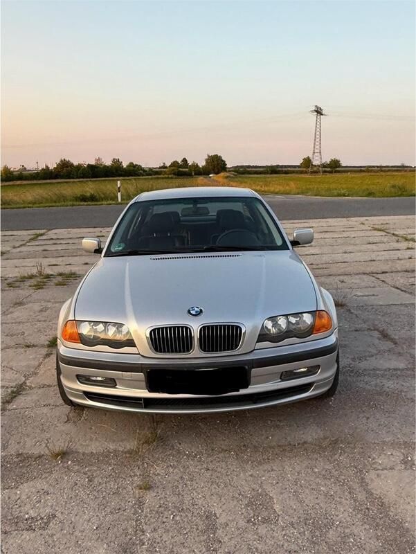 Silber Gebraucht 1998 BMW 328 Limousine | 2.900 € (Superpreis) - Bild 1/4