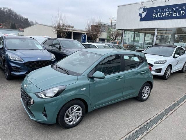 Gebraucht Hyundai i10 Select 67 PS (49 kW) 2022 Grün Kleinwagen
