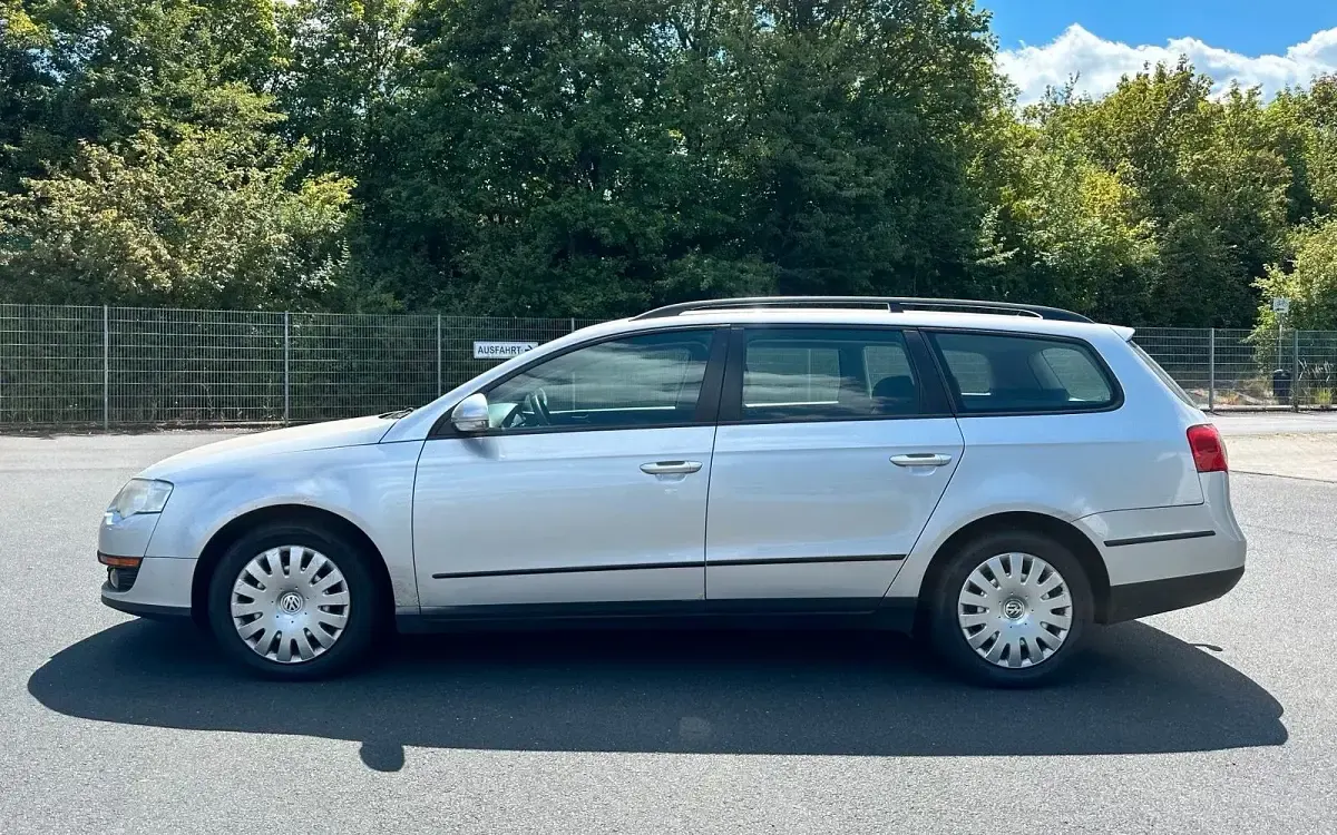 Gebraucht VW Passat 102 PS (75 kW) 2005 Silber Kombi