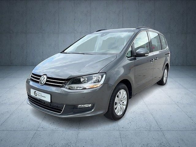Grau Gebraucht 2022 VW Sharan Comfortline Van / Kleinbus | 22.790 € (Guter Preis) - Bild 1/4