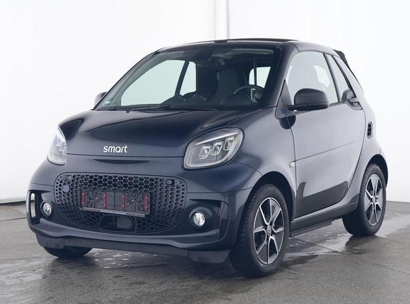 Sapphire blue metallic Gebraucht 2024 Smart ForTwo Electric Drive Exclusive Cabrio | 19.666 € (Fairer Preis) - Bild 1/4