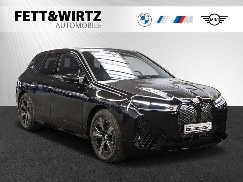 Saphirschwarz Gebraucht 2022 BMW iX Sport Line SUV | 59.900 € (Fairer Preis) - Bild 1/2