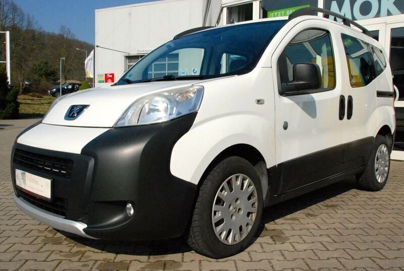 Weiß Gebraucht 2015 Peugeot Bipper Van / Kleinbus | 4.999 € (Fairer Preis) - Bild 1/4
