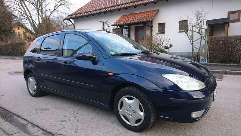 Gebraucht Ford Focus Futura 101 PS (74 kW) 2004 Atlantikblau Limousine