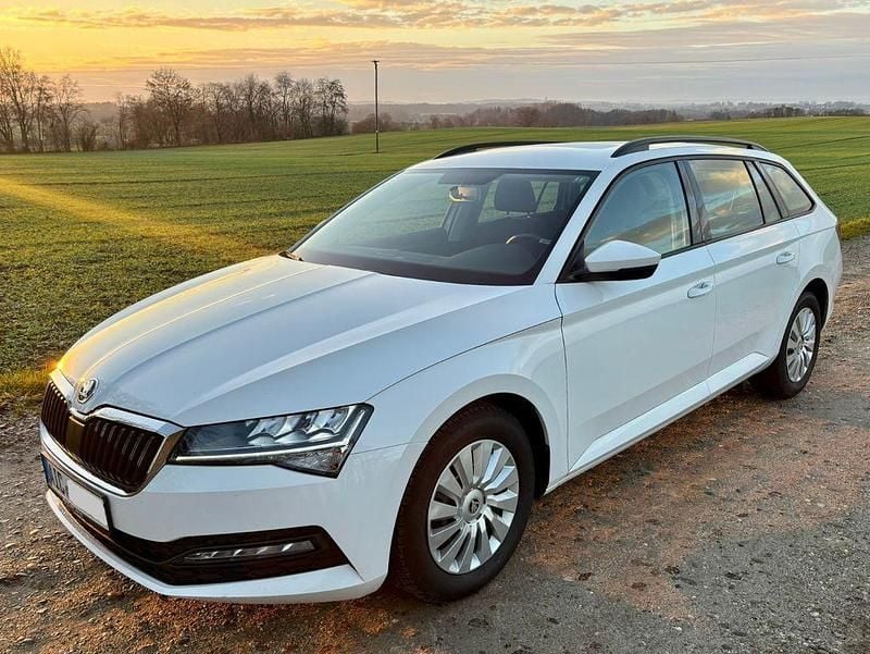 Gebraucht Skoda Superb Active 150 PS (110 kW) 2019 Weiß Kombi