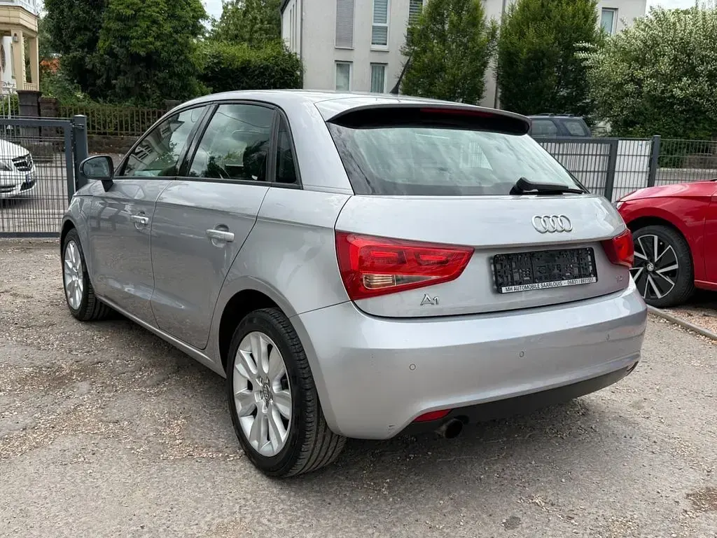 Gebraucht Audi A1 Sportback Ambition 105 PS (77 kW) 2014 Silber Kleinwagen