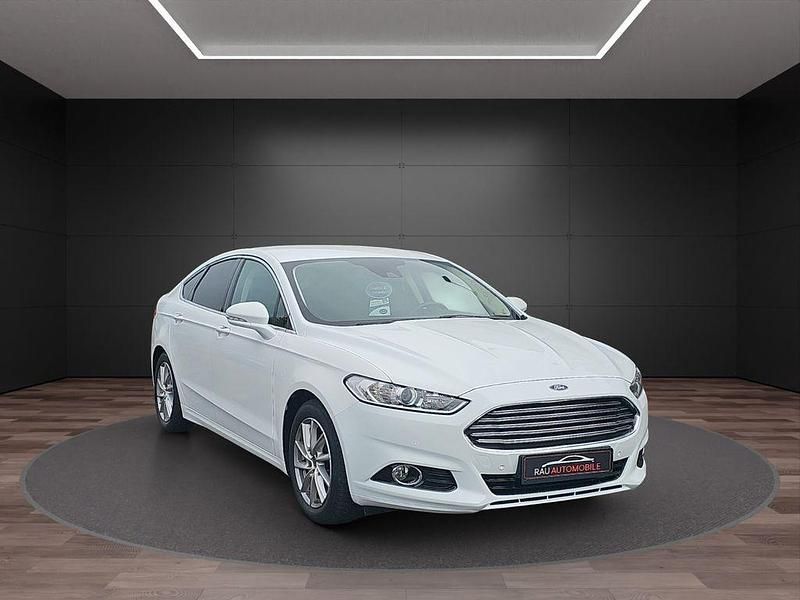 Weiß Gebraucht 2019 Ford Mondeo Titanium Limousine | 15.690 € (Guter Preis) - Bild 1/4