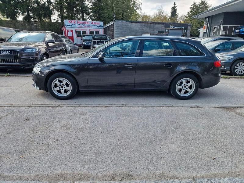 Second-hand Audi A4 Ambiente 177 CP (130 kW) 2013 Gri Break