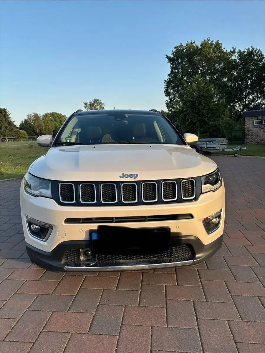 Gebraucht Jeep Compass Limited 170 PS (125 kW) 2018 Weiß SUV