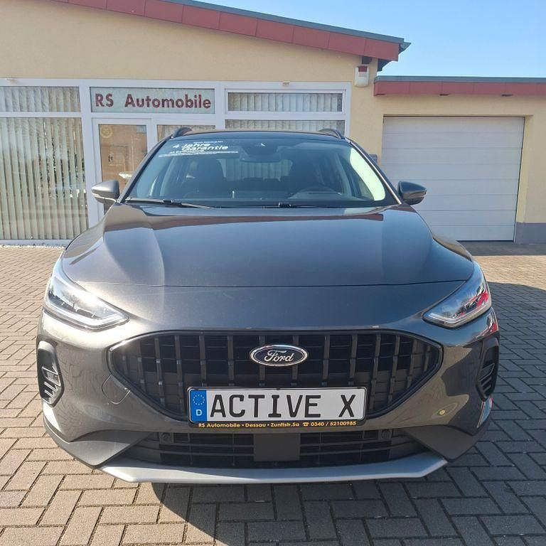 Gebraucht Ford Focus Active X 155 PS (114 kW) 2025 Grau Limousine