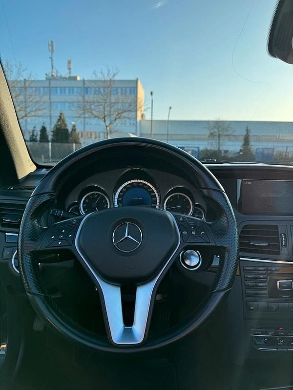 Gebraucht Mercedes E350 265 PS (194 kW) 2012 Schwarz Cabrio