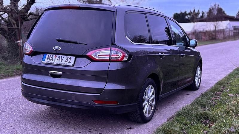 Gebraucht Ford Galaxy 150 PS (110 kW) 2018 Grau Van / Kleinbus