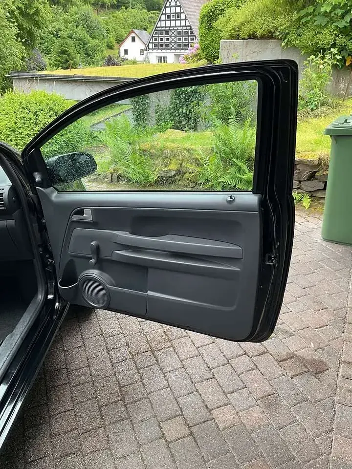 Gebraucht VW Fox Style 60 PS (44 kW) 2011 Schwarz Kleinwagen