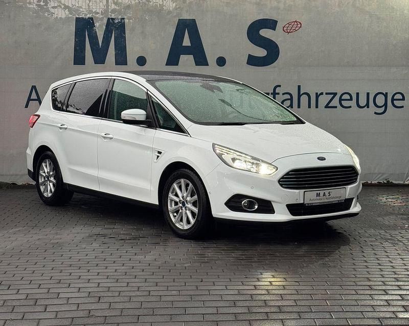 Weiß Gebraucht 2017 Ford S-MAX S Van / Kleinbus | 16.399 € (Guter Preis) - Bild 1/4