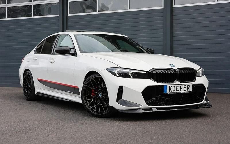 Weiß Gebraucht 2023 BMW 330 Performance Limousine | 37.450 € (Superpreis) - Bild 1/4